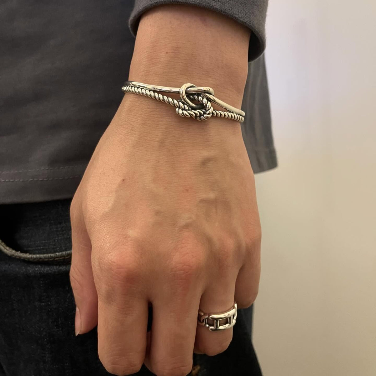 Double Knots Bangle 雙層繩結手鐲
