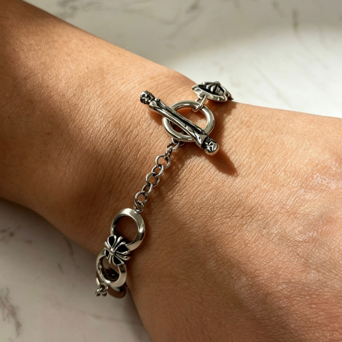 Floral Cross OT Toggle Bracelet 雙環十字花手鏈