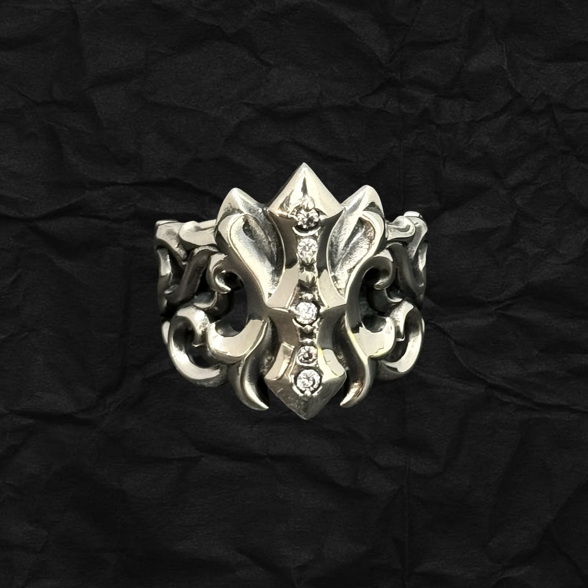 Gothic Thorn Vine Ring 荊棘藤蔓鋯石戒指