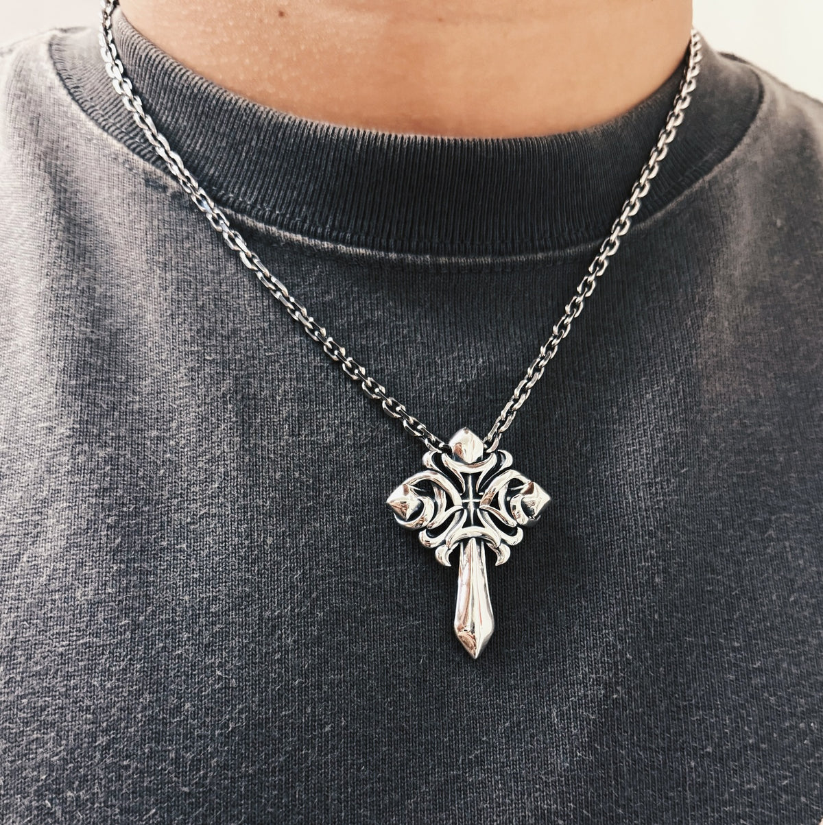 Flame Cross Pendant 火焰十字架吊墜