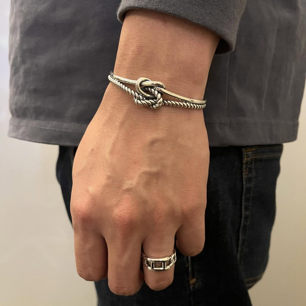 Double Knots Bangle 雙層繩結手鐲
