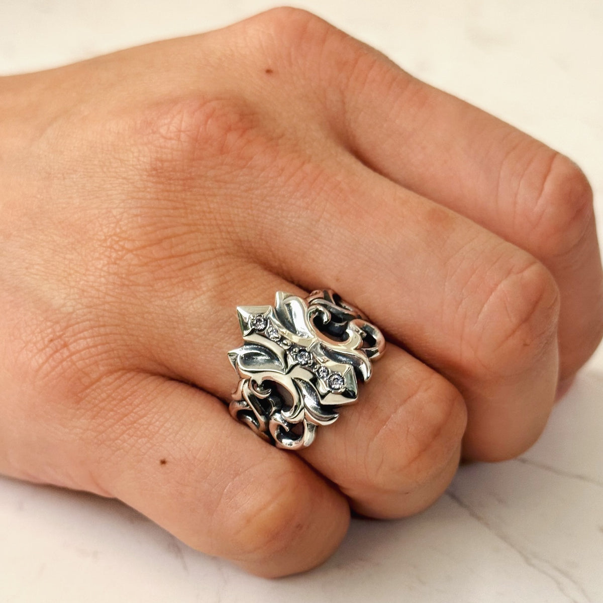 Gothic Thorn Vine Ring 荊棘藤蔓鋯石戒指
