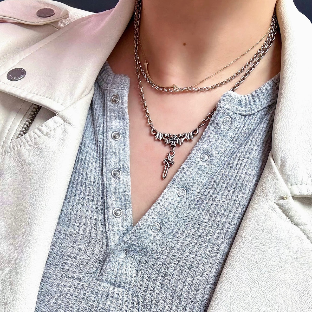 Fiery Dagger Necklace 火焰聖劍頸鏈