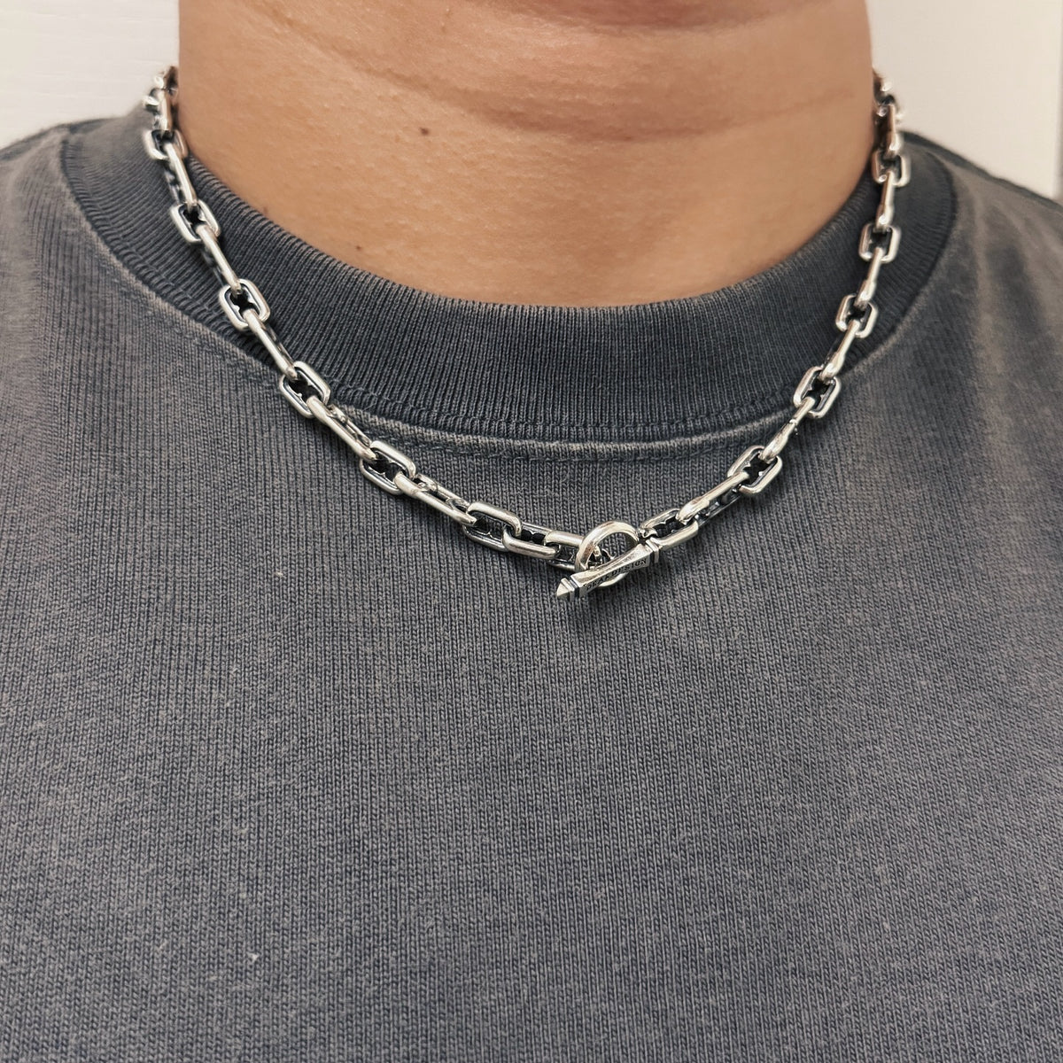 Pin Necklace 扣針OT扣頸鏈