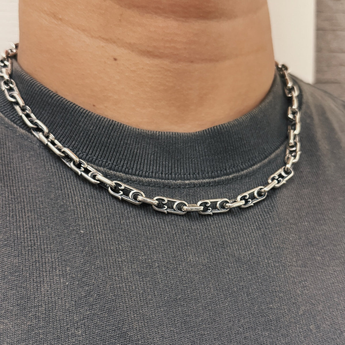 Pin Necklace 扣針OT扣頸鏈