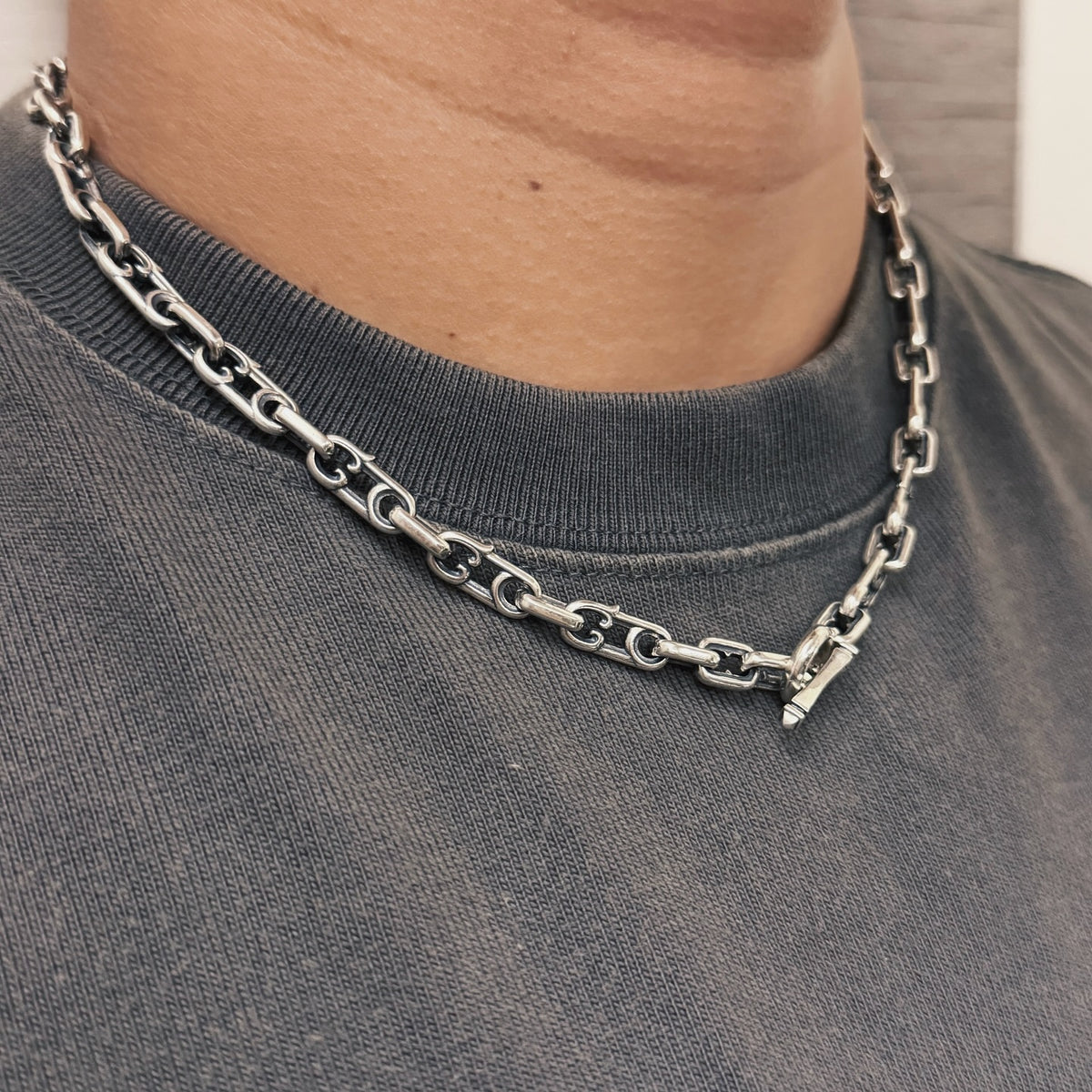 Pin Necklace 扣針OT扣頸鏈