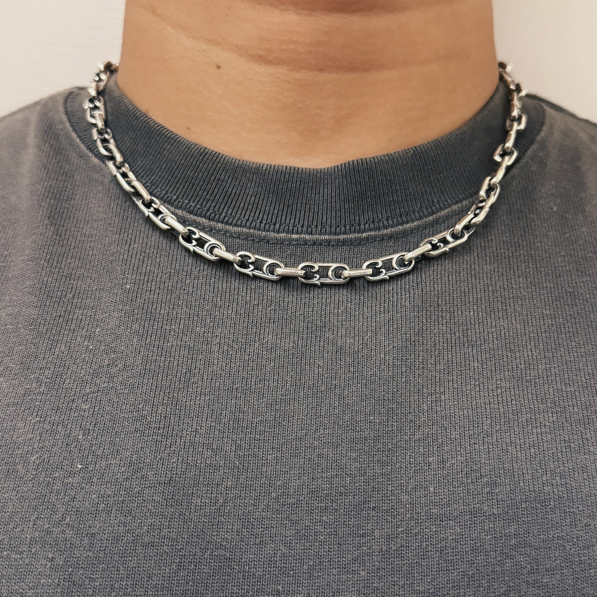 Pin Necklace 扣針OT扣頸鏈