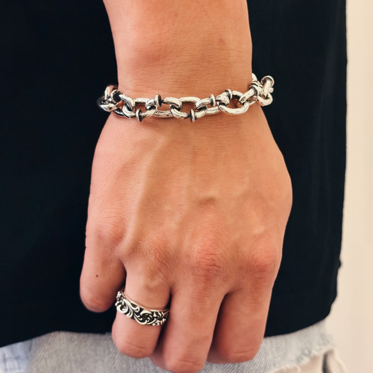Chunky Nails Bracelet 堅韌釘子之鏈