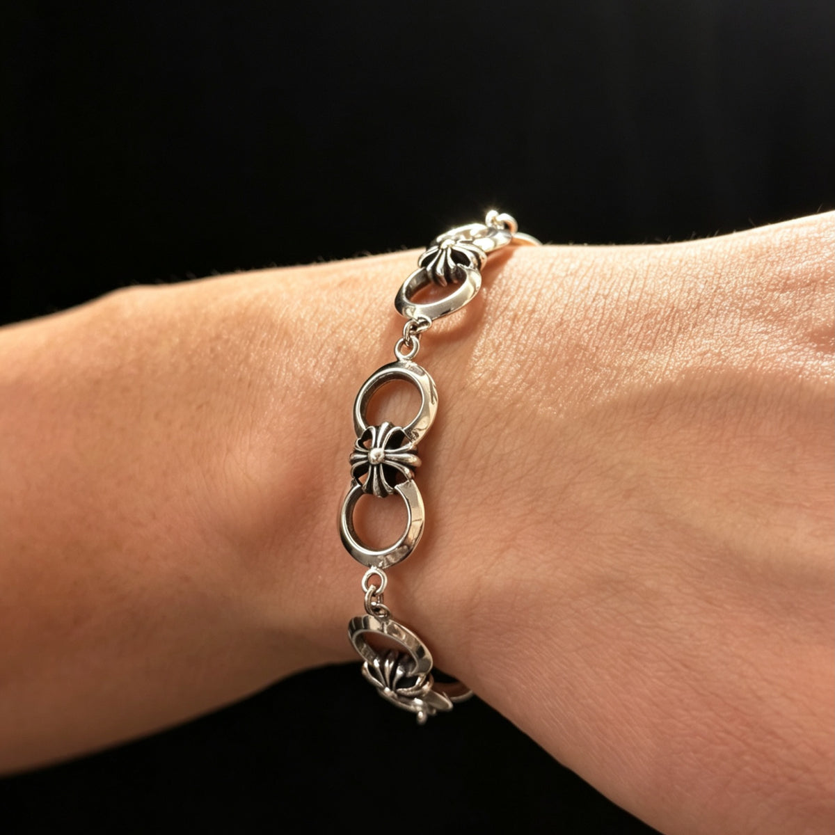 Floral Cross OT Toggle Bracelet 雙環十字花手鏈