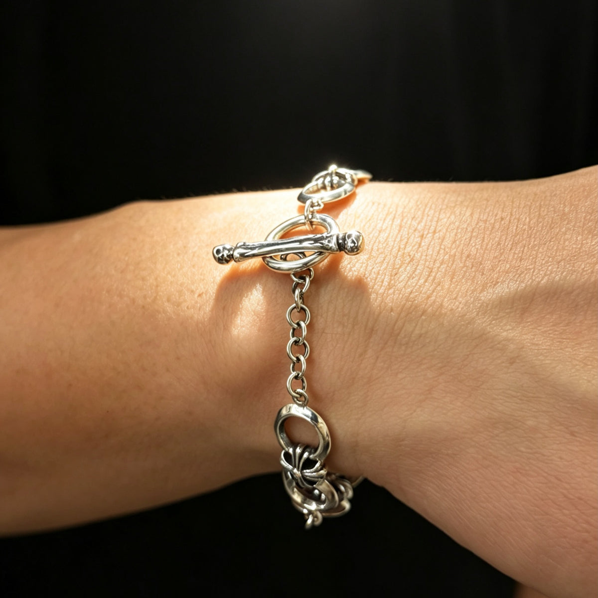 Floral Cross OT Toggle Bracelet 雙環十字花手鏈