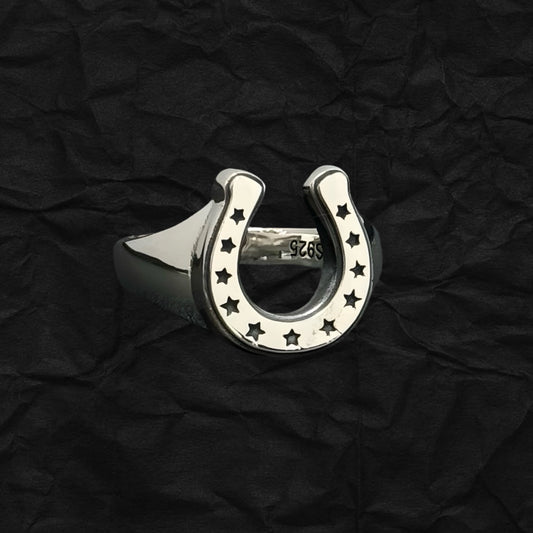 Lucky Horseshoe Signet Ring 幸運星芒馬蹄戒指