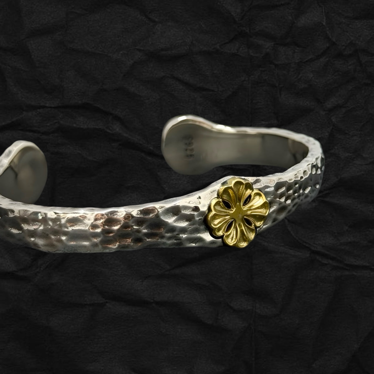 Handmade Flowers Bangle 手工鎚紋金銅雕花手鐲