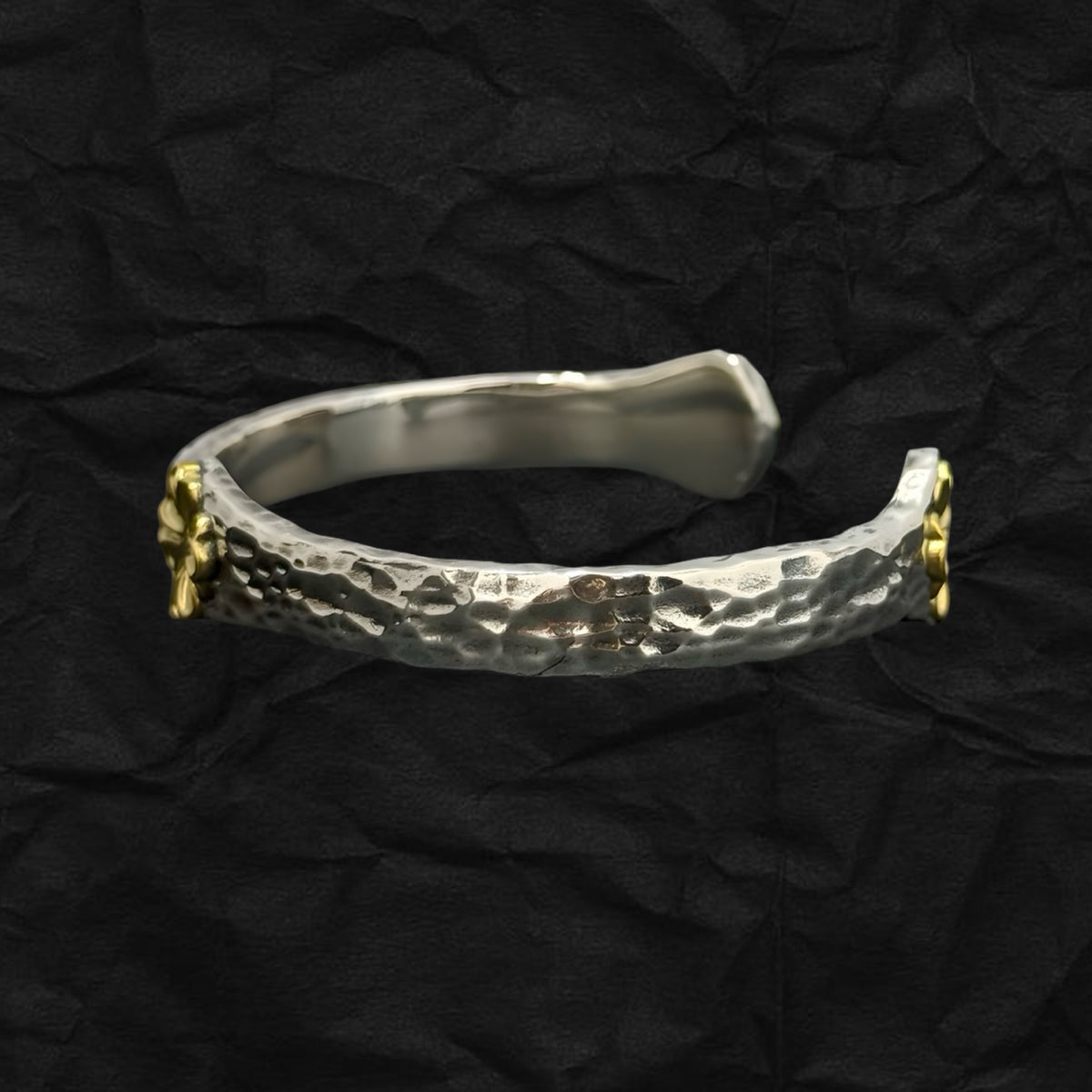 Handmade Flowers Bangle 手工鎚紋金銅雕花手鐲