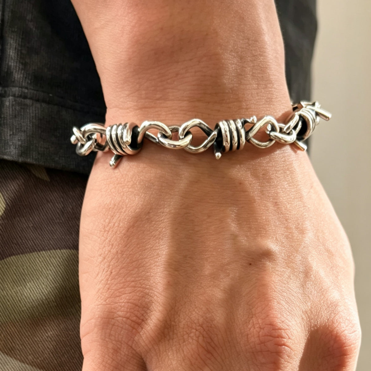 Chunky Thorn Bracelet 荊棘繩結粗手鏈